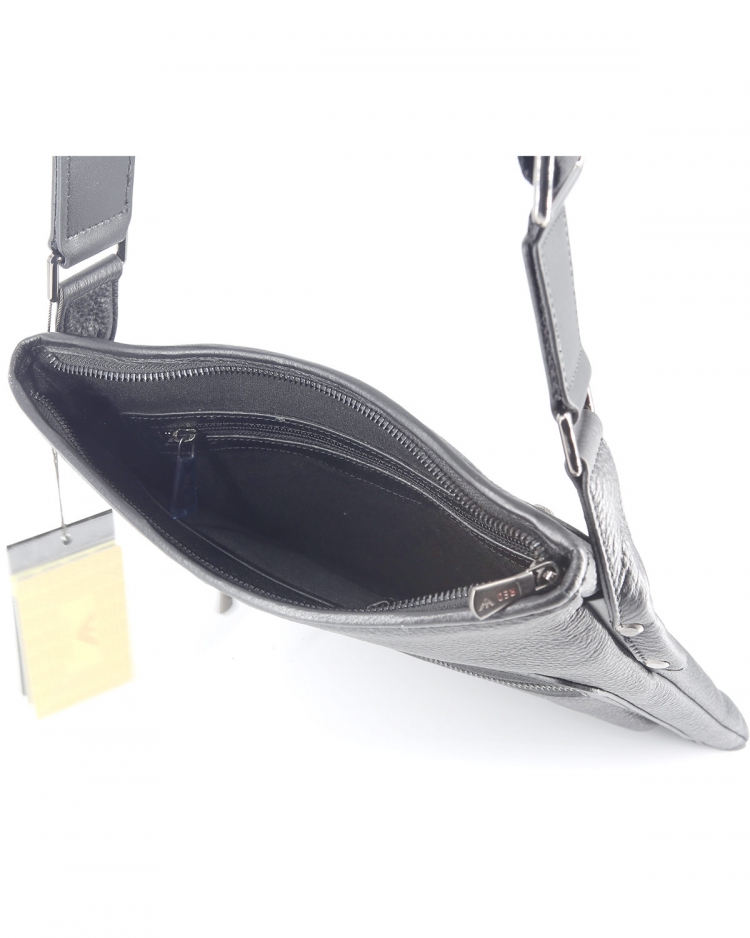 Giorgio Armani сумка через плечо кожаная под А4